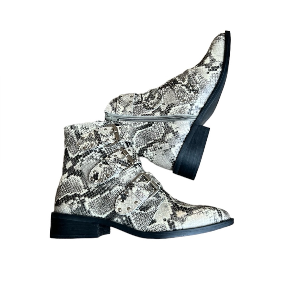 NEW Steven Steve Madden New York Harmon Snakeskin-Print Booties Sz 8